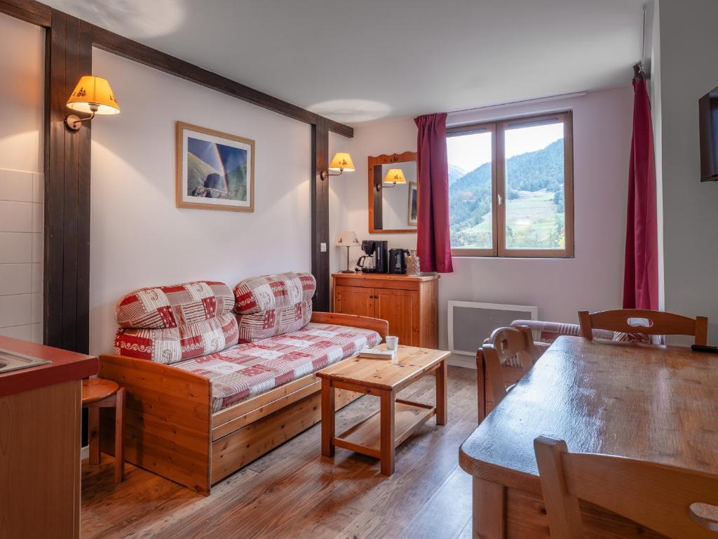 Free HTML5 Bootstrap Template by FreeHTML5.co